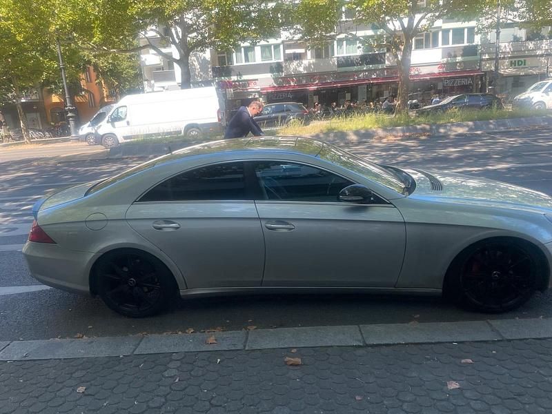Silber Gebraucht 2005 Mercedes CLS350 Limousine | 6.000 € (Fairer Preis) - Bild 1/4