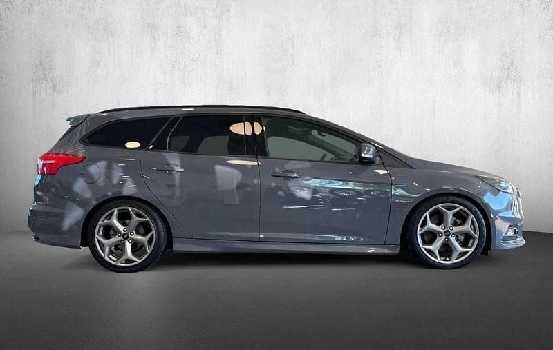 Używany Ford Focus ST 250 KM (183 kW) 2018 Szary Kombi