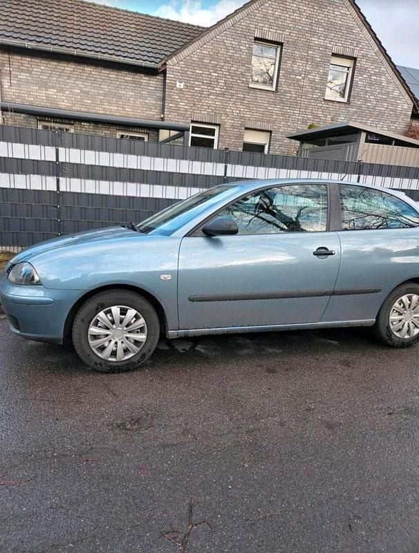 Second-hand Seat Ibiza 75 CP (55 kW) 2004 Albastru Hatchback