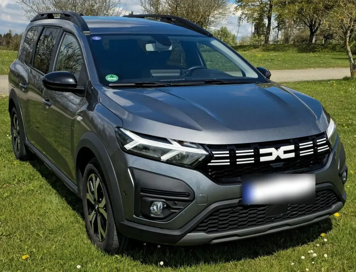 Gebraucht Dacia Jogger Extreme 141 PS (103 kW) 2023 Grau Van / Kleinbus