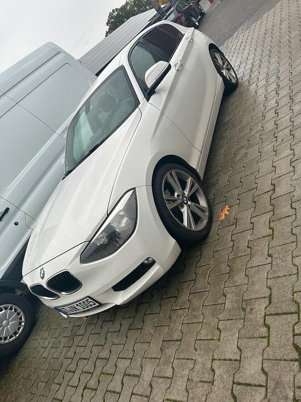 Weiß Gebraucht 2013 BMW 116 Advantage Kleinwagen | 7.300 € (Fairer Preis) - Bild 1/4