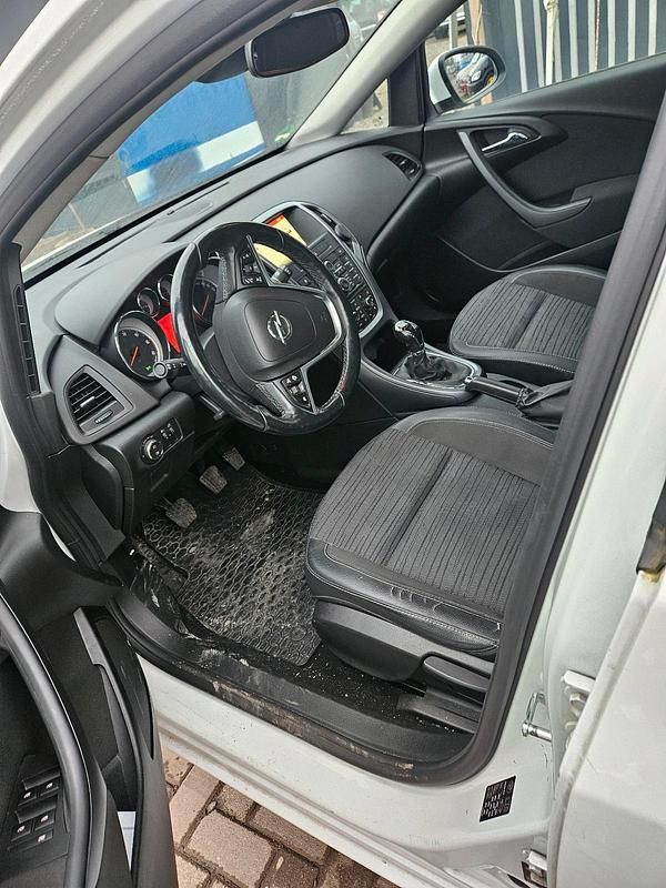 Gebraucht Opel Astra Sport 110 PS (80 kW) 2015 Weiß Kombi