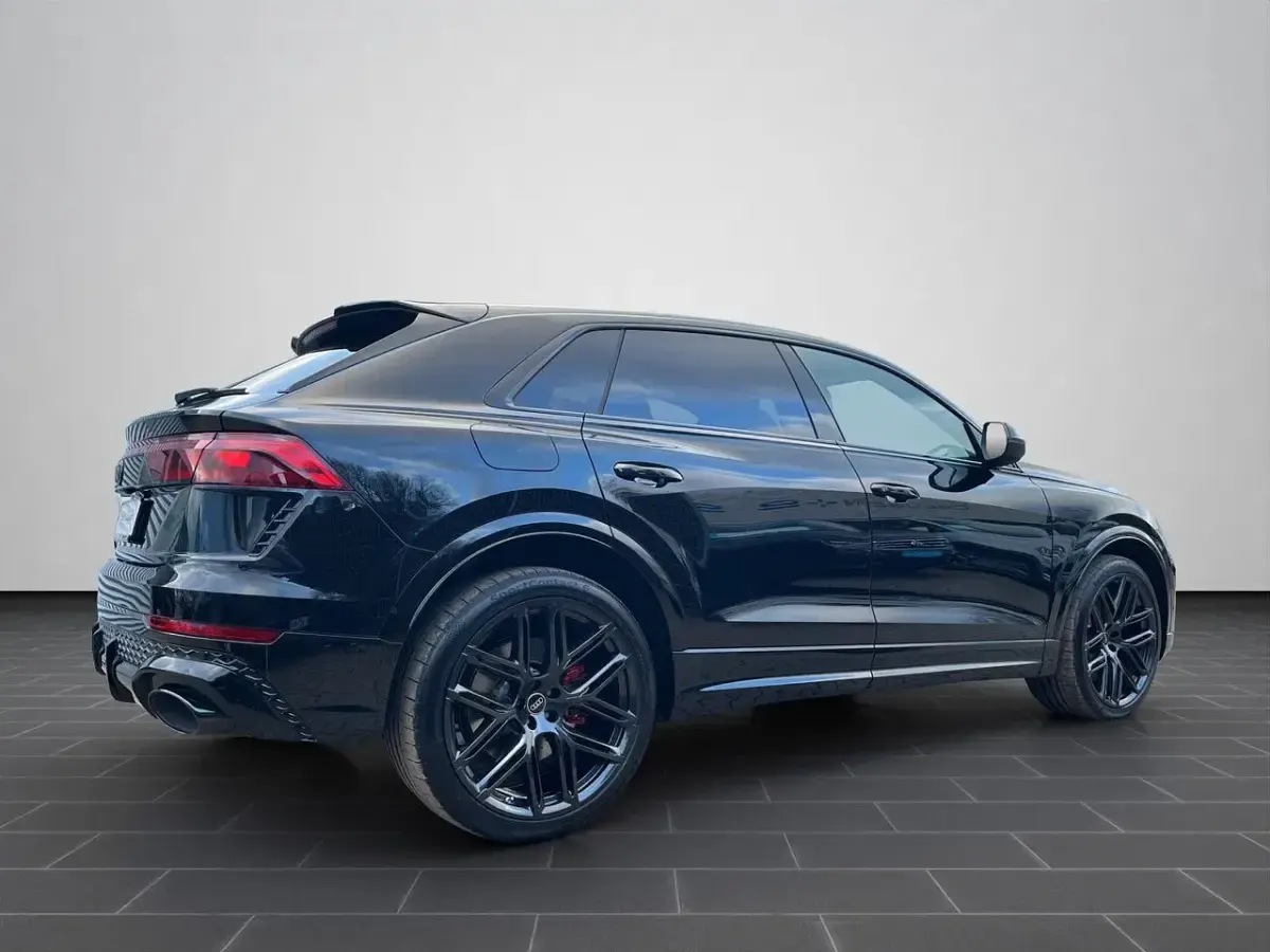 Neu Audi Q8 Advanced Plus 600 PS (441 kW) 2026 Mythosschwarz metallic (metallic) SUV