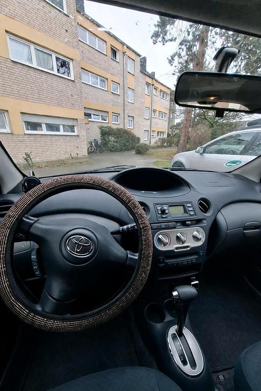 Gebraucht Toyota Yaris 87 PS (63 kW) 2004 Braun Kleinwagen