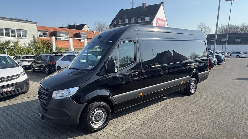 Gebraucht Mercedes Sprinter 170 PS (125 kW) 2023 Tiefschwarz Van