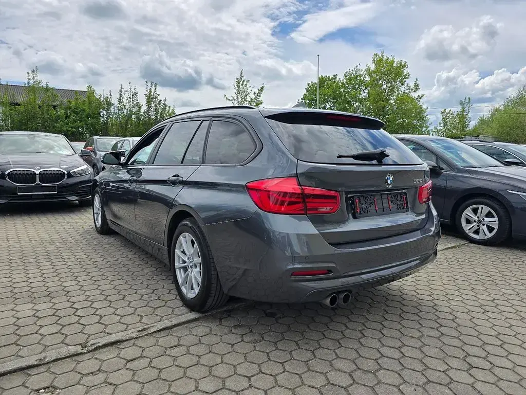 Gebraucht BMW 320 Advantage 184 PS (135 kW) 2018 Grau Kombi