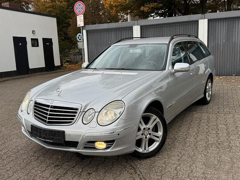 Silber Gebraucht 2009 Mercedes E220 Avantgarde Kombi | 4.300 € (Fairer Preis) - Bild 1/4