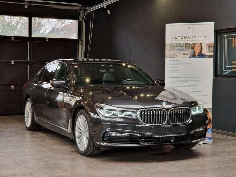Gebraucht BMW 730 265 PS (194 kW) 2019 Grau Limousine