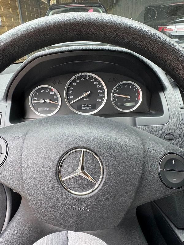 Gebraucht Mercedes C180 Classic 156 PS (114 kW) 2008 Schwarz Limousine