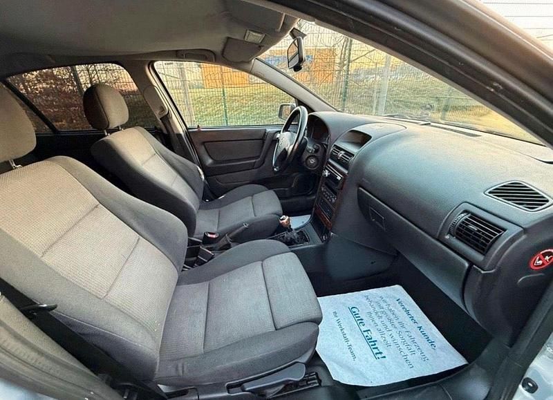 Second-hand Opel Astra 125 CP (91 kW) 2002 Argintiu Berlinǎ