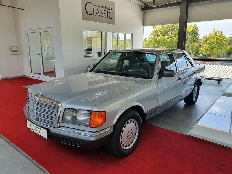 Silber Gebraucht 1981 Mercedes 280 SE Limousine | 16.950 € - Bild 1/4