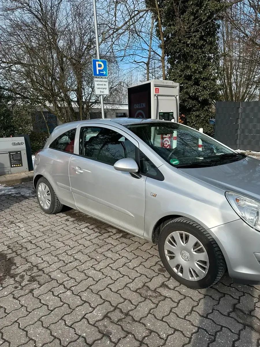 Gebraucht Opel Corsa 80 PS (58 kW) 2007 Silber Kleinwagen