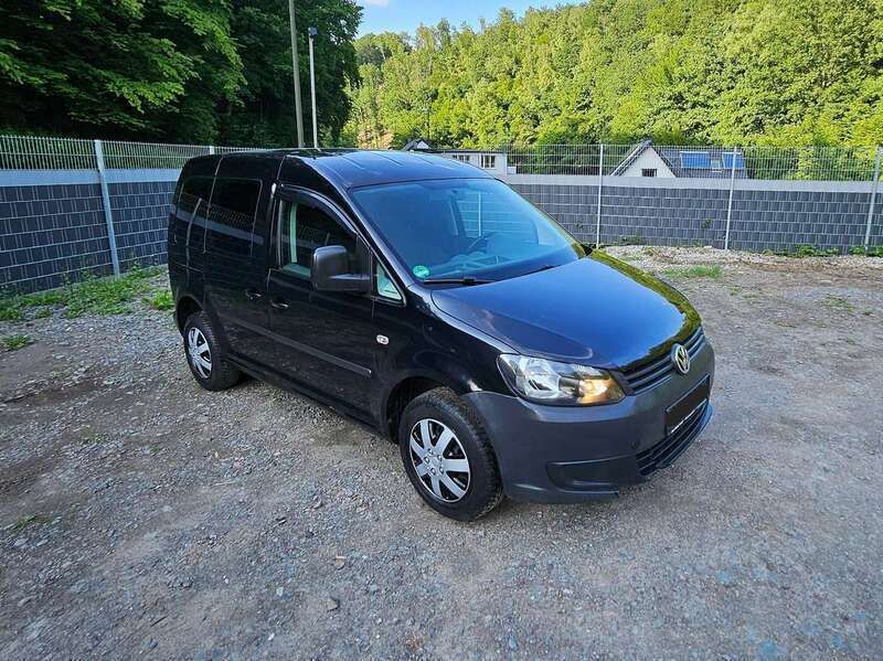 Schwarz Gebraucht 2014 VW Caddy Trendline Van / Kleinbus | 3.999 € (Superpreis) - Bild 1/4
