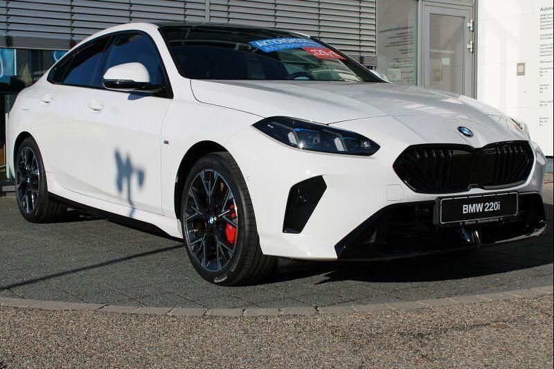 Neu BMW 220 M Sport 156 PS (114 kW) 2026 Alpinweiss Coupé