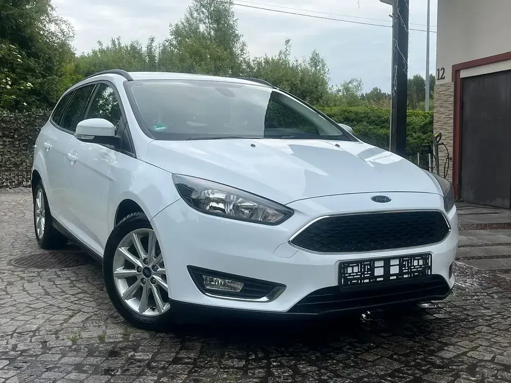 Gebraucht Ford Focus Business Edition 125 PS (91 kW) 2018 Weiß Limousine