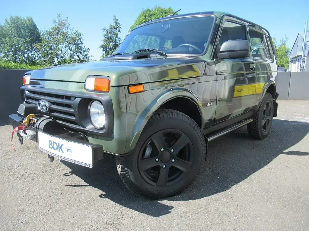 Gebraucht Lada niva 83 PS (61 kW) 2020 Grün SUV