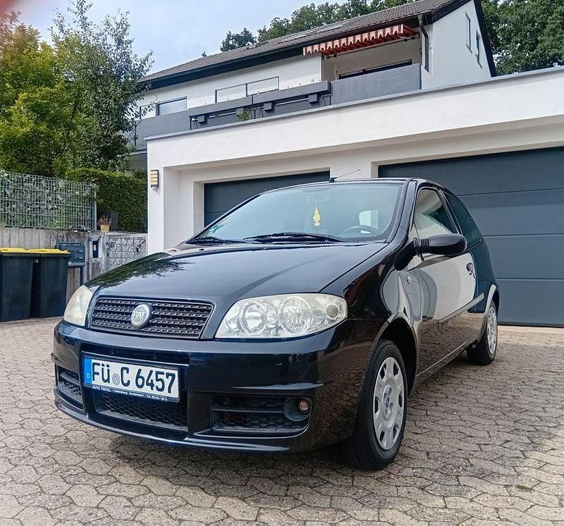 Schwarz Gebraucht 2003 Fiat Punto Dynamic Kleinwagen | 1.499 € (Etwas zu teuer) - Bild 1/4