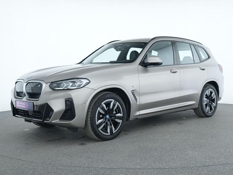 Kaschmirsilber Gebraucht 2023 BMW iX3 Sport Line SUV | 39.305 € (Superpreis) - Bild 1/4