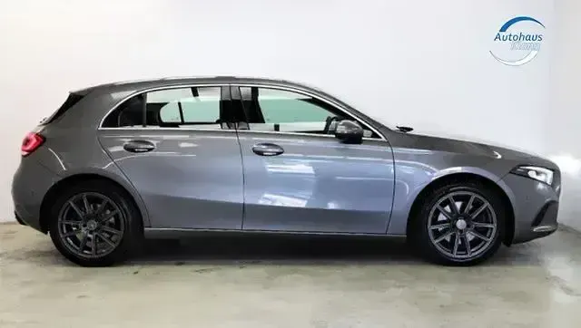 Gebraucht Mercedes A220 Progressive 190 PS (139 kW) 2018 Mountaingrau metallic Limousine