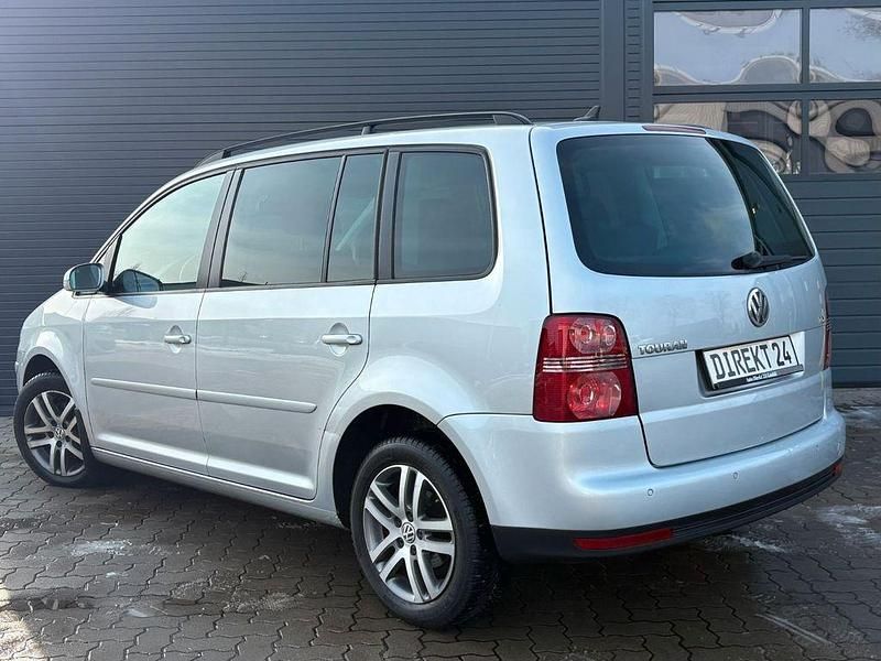 Gebraucht VW Touran Trendline 105 PS (77 kW) 2007 Silber Van / Kleinbus