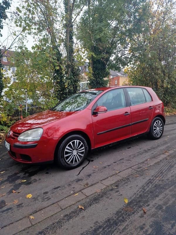 Rot Gebraucht 2005 VW Golf V Kleinwagen | 2.800 € (Fairer Preis) - Bild 1/4