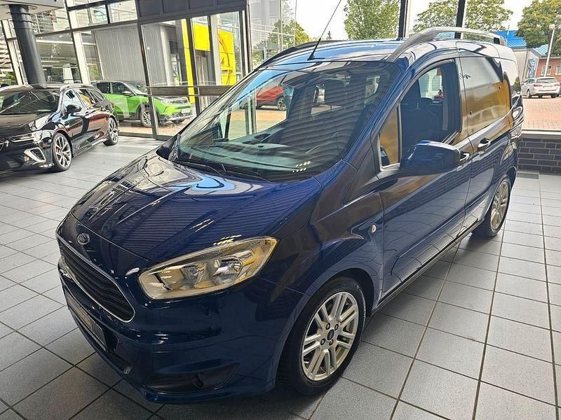 Gebraucht Ford Tourneo Courier Titanium 101 PS (74 kW) 2017 Blau Van / Kleinbus