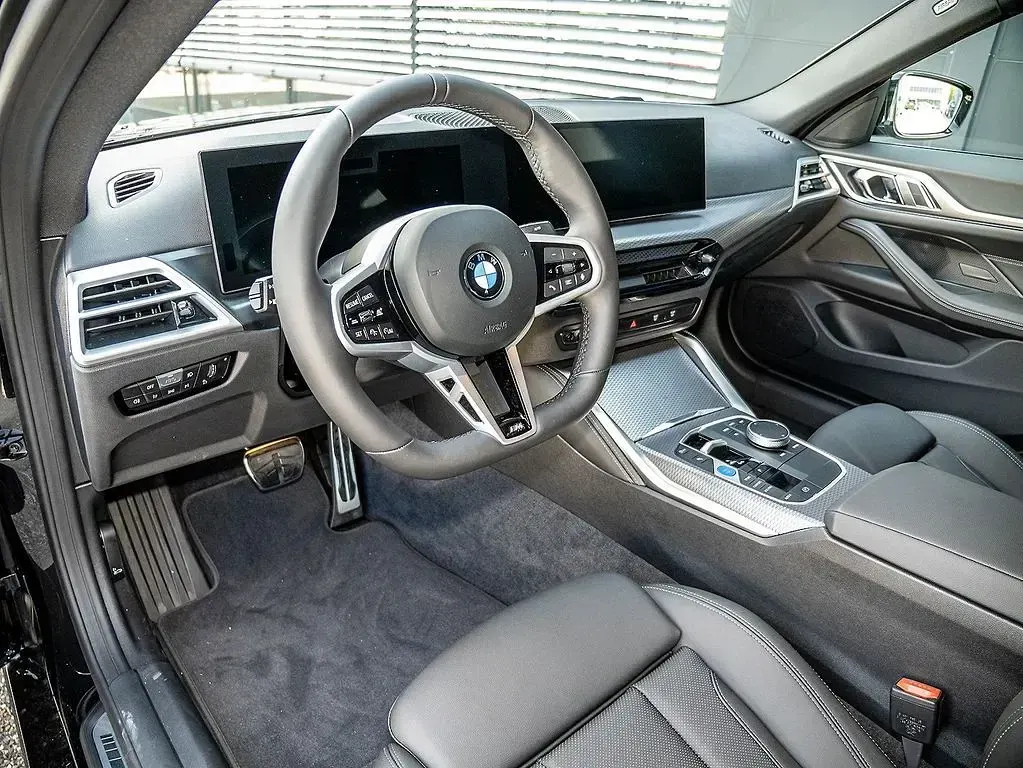 Neu BMW i4 Sport Line 250 kW (340 PS) 2026 Saphirschwarz Limousine