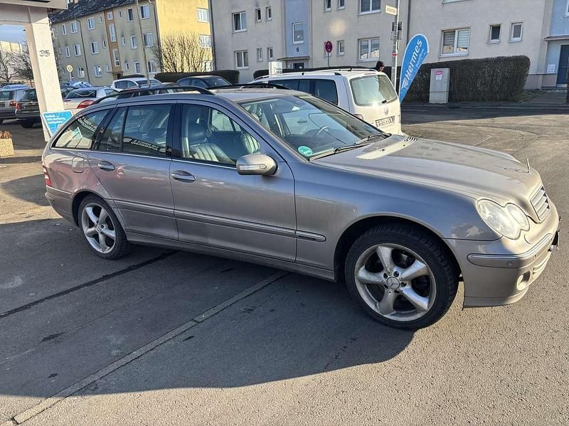Gebraucht Mercedes C320 Elegance 218 PS (160 kW) 2004 Grau Kombi