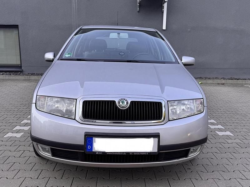 Silber Gebraucht 2001 Skoda Fabia Kleinwagen | 2.750 € (Fairer Preis) - Bild 1/4