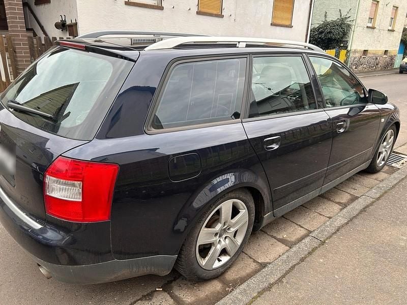 Gebraucht Audi A4 163 PS (119 kW) 2002 Blau Kombi