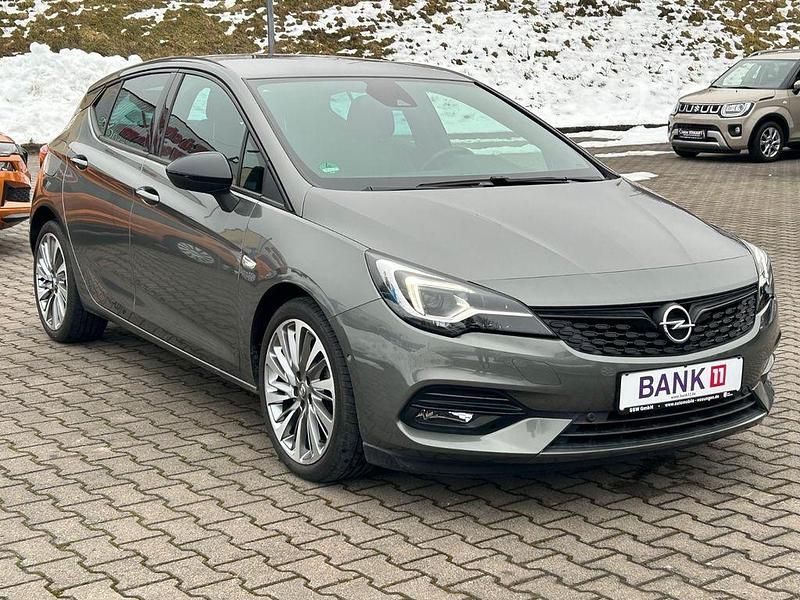 Grau Gebraucht 2021 Opel Astra Ultimate Limousine | 15.998 € - Bild 1/4