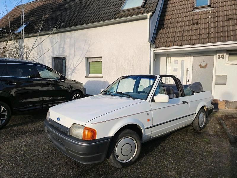 Weiß Gebraucht 1990 Ford Escort Cabriolet Ghia Cabrio | 1.900 € - Bild 1/4