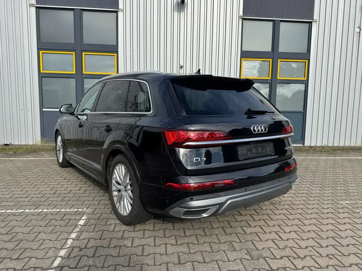 Gebraucht Audi Q7 S-Line 340 PS (250 kW) 2021 Orcaschwarz/deep black SUV