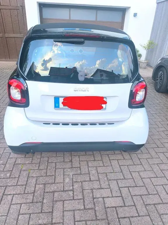 Gebraucht Smart ForTwo Coupé 71 PS (52 kW) 2018 Weiß Coupé