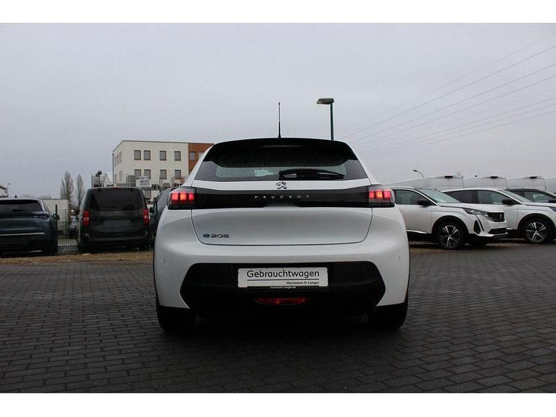 Gebraucht Peugeot 208 Active 100 kW (136 PS) 2021 Weiß Kleinwagen
