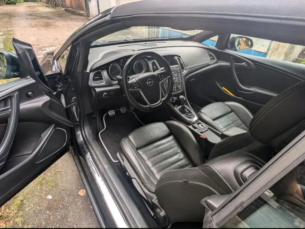 Gebraucht Opel Cascada 170 PS (125 kW) 2014 Schwarz Cabrio
