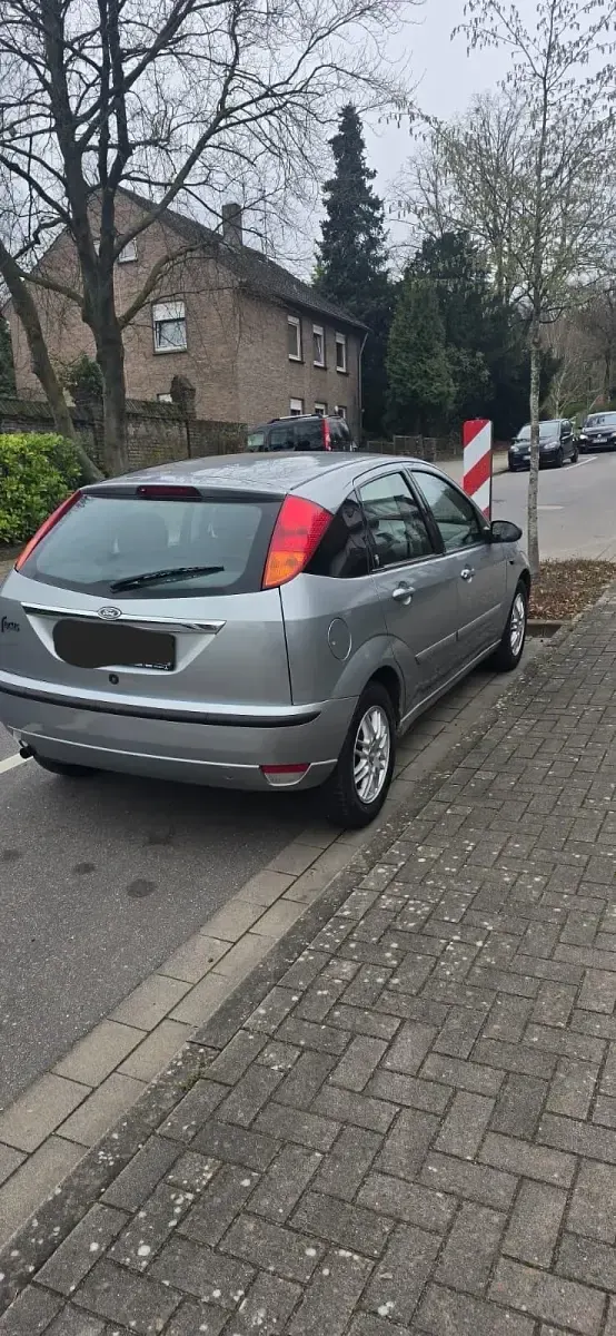 Gebraucht Ford Focus 101 PS (74 kW) 2003 Limousine