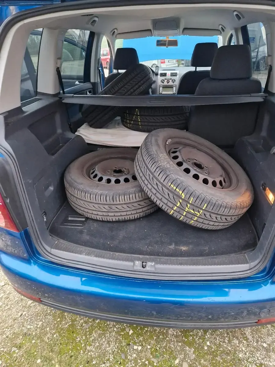 Gebraucht VW Touran Trendline 105 PS (77 kW) 2007 Blau Van / Kleinbus