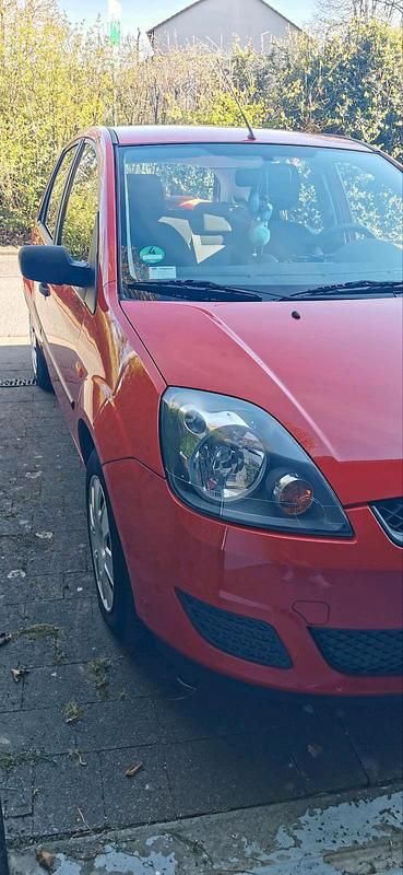 Second-hand Ford Focus 60 CP (44 kW) 2007 Roșu Hatchback