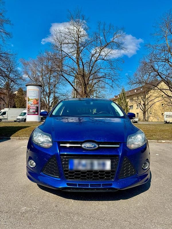 Gebraucht Ford Focus ST-Line 125 PS (91 kW) 2014 Blau Limousine