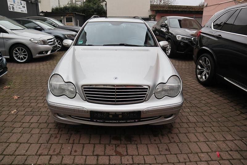 Gebraucht Mercedes C220 Avantgarde 143 PS (105 kW) 2001 Silber Kombi
