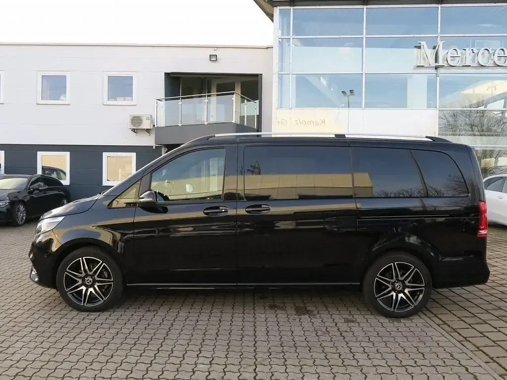 Gebraucht Mercedes V300 Avantgarde Edition 237 PS (174 kW) 2024 Schwarz Van / Kleinbus