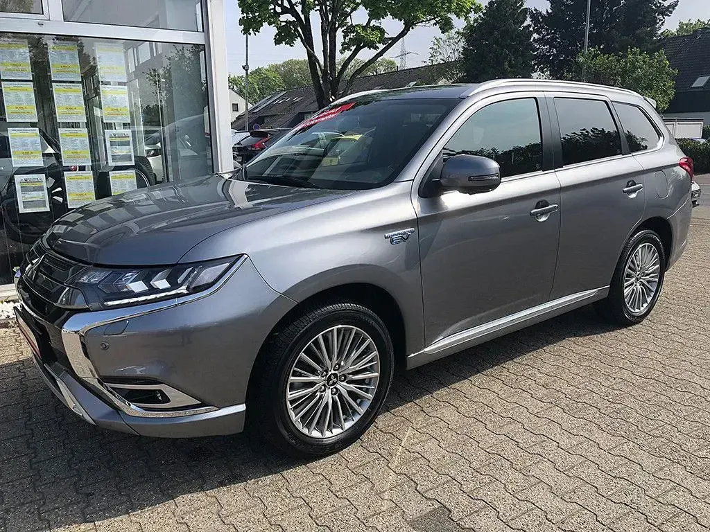 Gebraucht Mitsubishi Outlander P-HEV Diamant Edition 224 PS (164 kW) 2019 Grau SUV