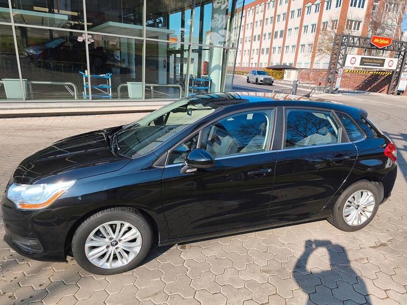 Gebraucht Citroën C4 SELECTION 120 PS (88 kW) 2014 Schwarz Limousine