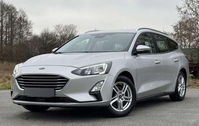 Silber metallic Gebraucht 2021 Ford Focus Cool & Connect | 15.840 € (Guter Preis) - Bild 1/4
