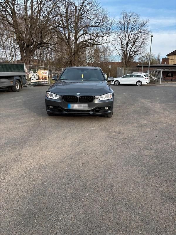 Gebraucht BMW 330 258 PS (189 kW) 2013 Grau Limousine