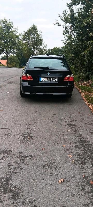 Schwarz Gebraucht 2007 BMW 523 Kombi | 3.500 € (Fairer Preis) - Bild 1/4