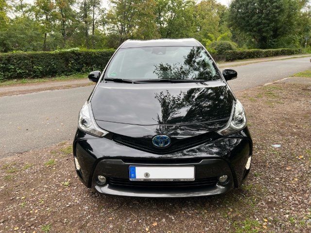Schwarz metallic Gebraucht 2021 Toyota Prius Comfort Kleinwagen | 32.500 € - Bild 1/4
