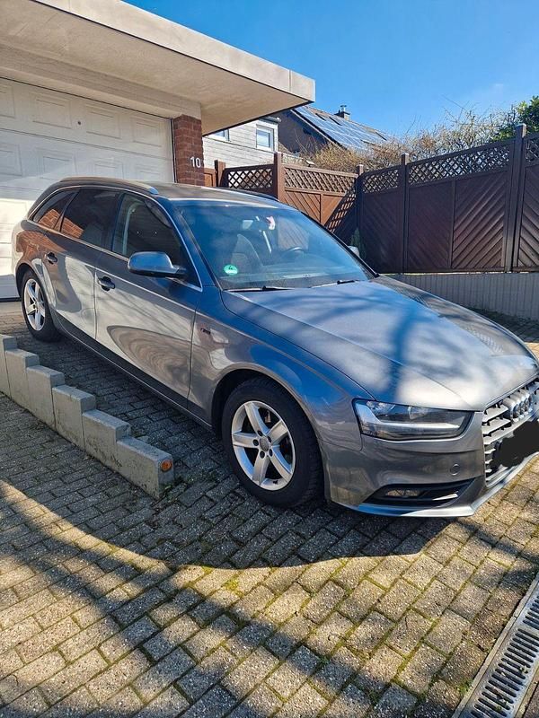 Gebraucht Audi A4 Ambiente 120 PS (88 kW) 2014 Grau Kombi