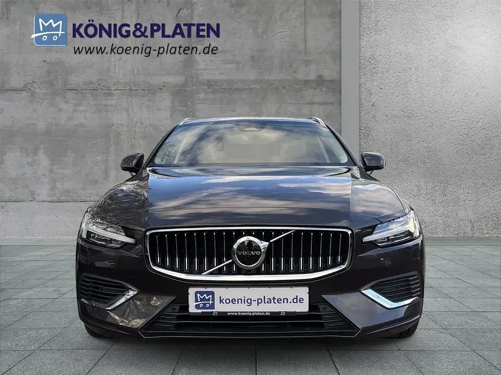 Gebraucht Volvo V60 Plus 253 PS (186 kW) 2022 Grau Kombi
